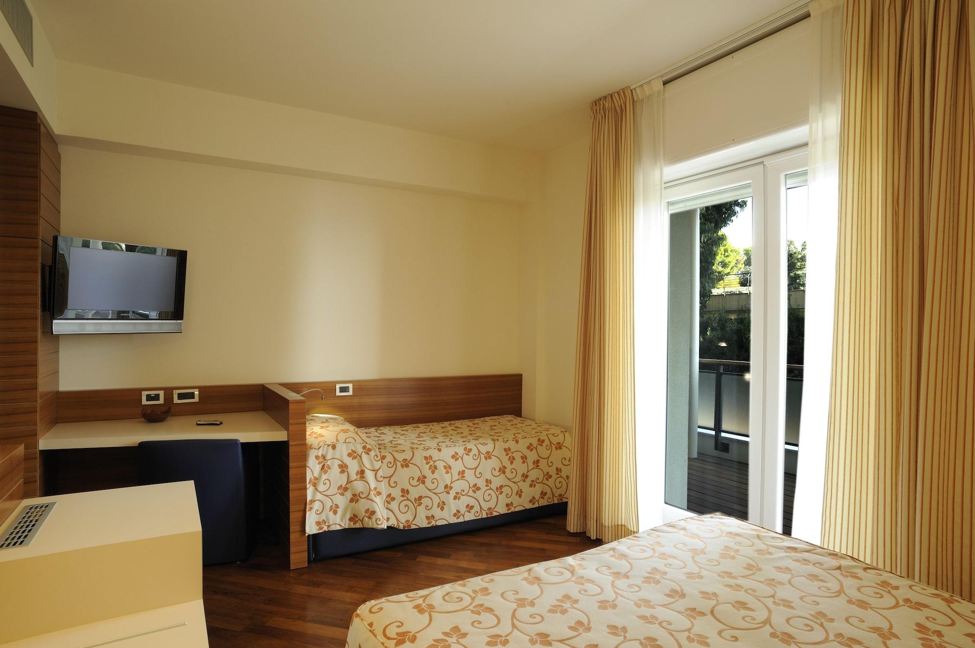 Hotel Le Roi Варацце Екстер'єр фото