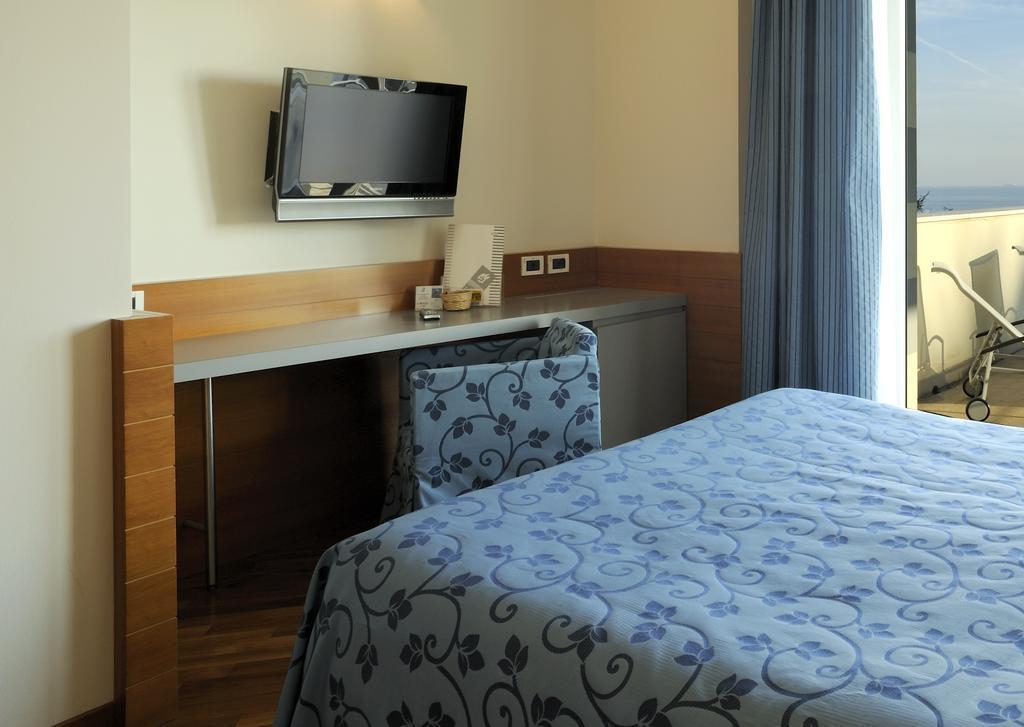 Hotel Le Roi Варацце Екстер'єр фото