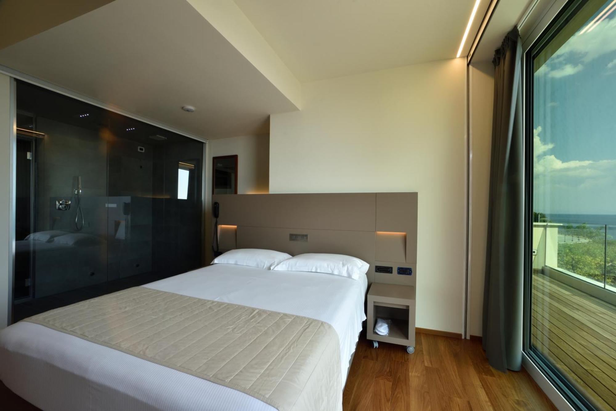 Hotel Le Roi Варацце Екстер'єр фото